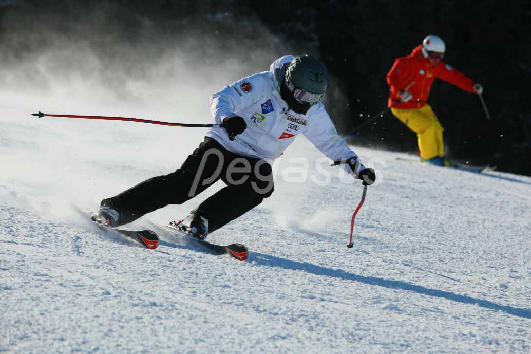 RFID Smart Ski Resort-Smart Membership and Rental Management Application_2_Pongee