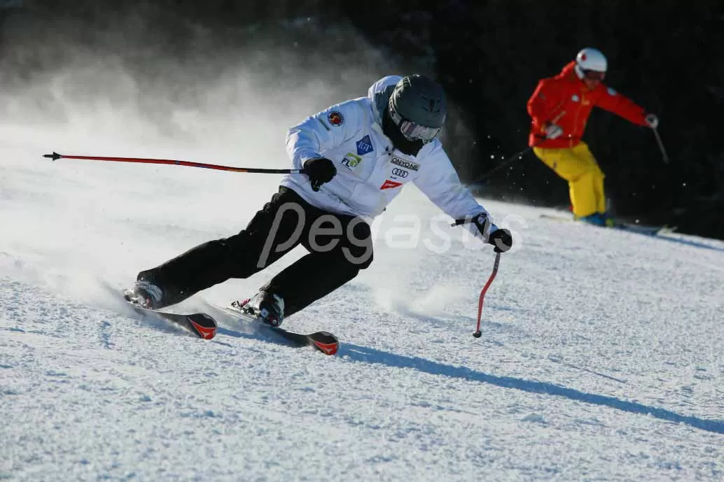 RFID Smart Ski Resort-Smart Membership and Rental Management Application_2_Pongee RFID Smart Ski Resort-Smart Membership and Rental Management Application_2_Pongee